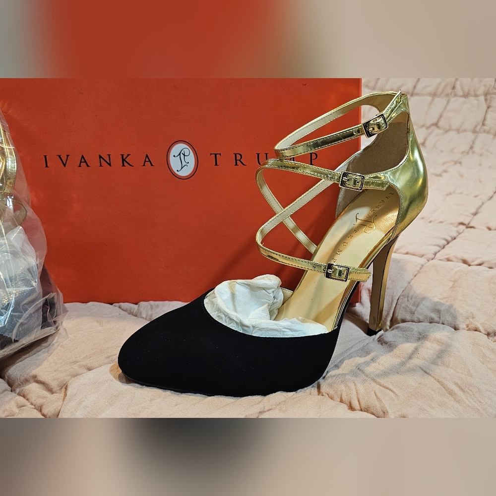 Brand New Never Worn Size 10 Ivanka Trump Gold and Black Strappy Heels